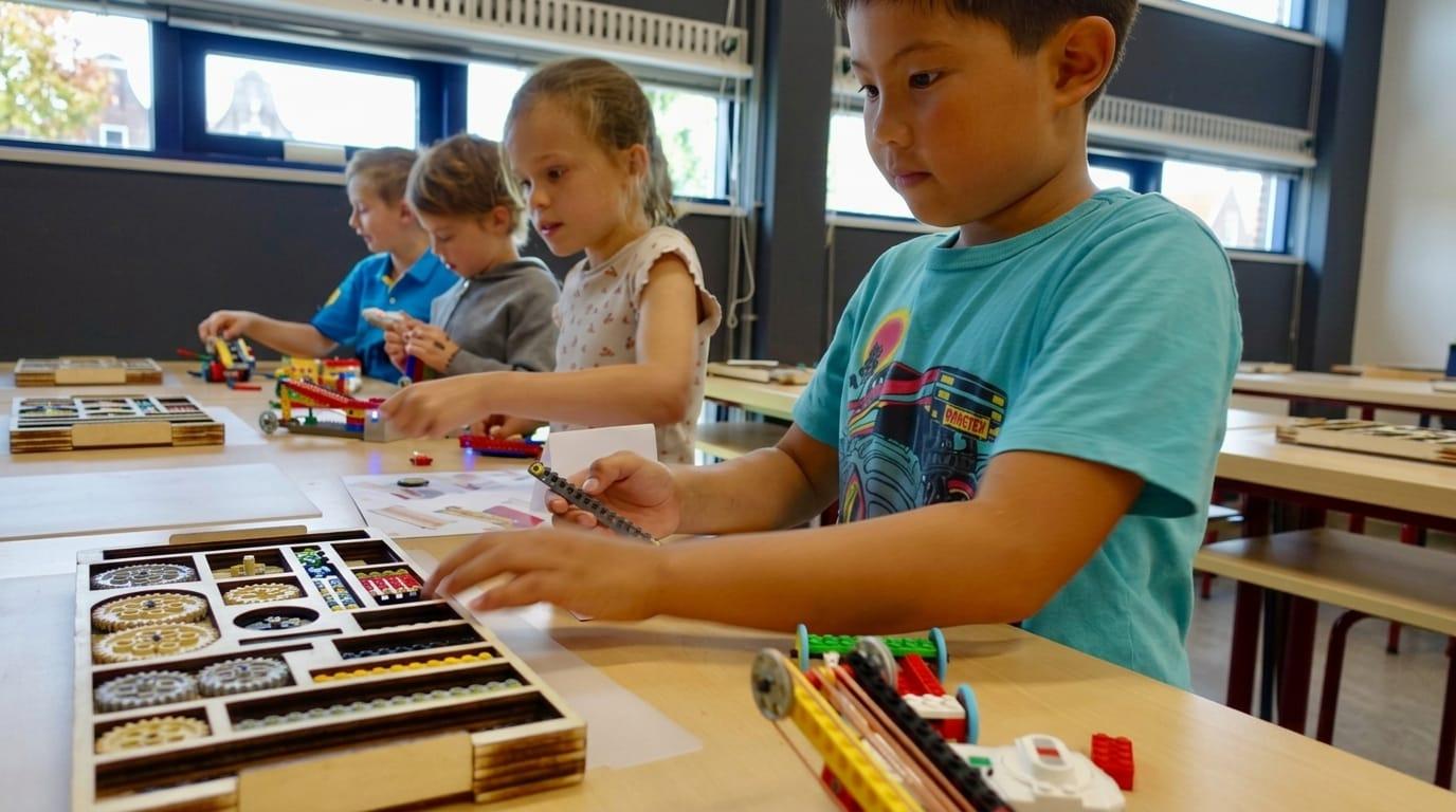 Build Your Own Machines with LEGO®