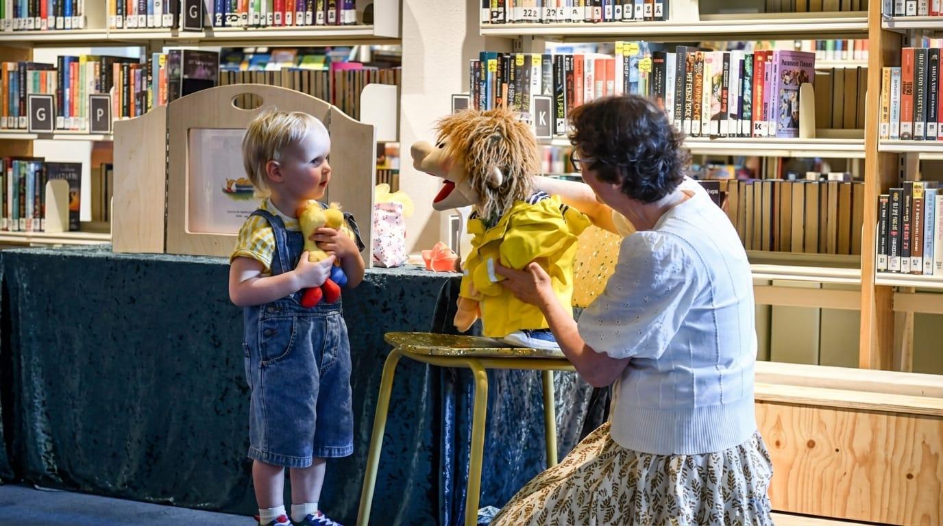 Peuterbieb: verhalen, zingen en dansen